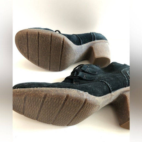 Clarks black heeled boots - Picture 2 of 5